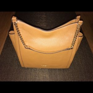 Michael Kors Newbury 30T7GN0E2T Acorn MD Tote